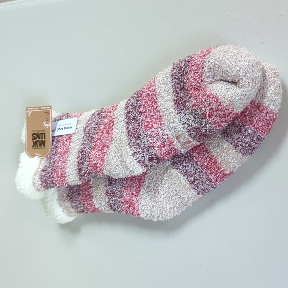 Muk Luks warm and fuzzy shea infused socks